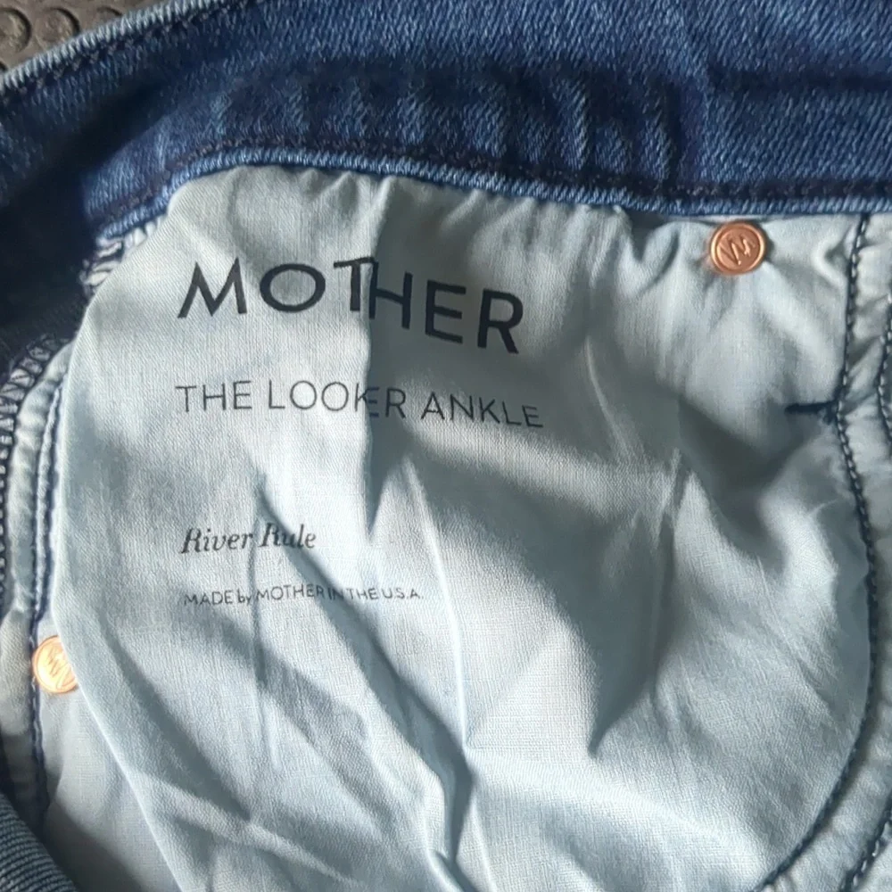 MOTHER The Looked Ankle in River Rule wash size 26. Washed but never worn. - Picture 4 of 5